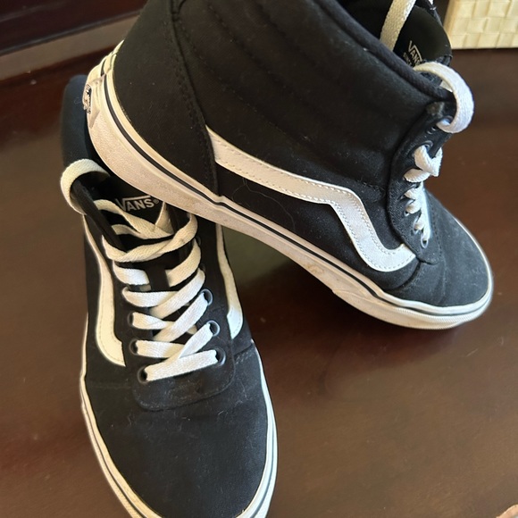 Vans - Picture 5 of 6